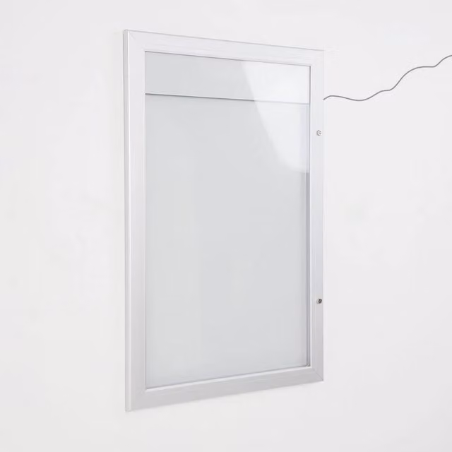 Bacheca con apertura a battente GIORDANOSHOP in alluminio con LED e vetro trasparente, colore silver, L: 51,5 cm, H: 79,0 cm, P: 2,3 cm