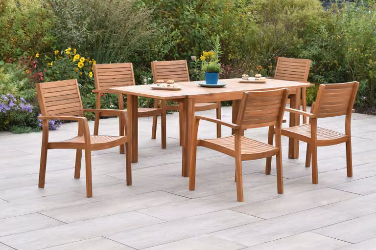 Set di mobili da giardino Merxx Batavia, 7 pezzi, 6 sedie impilabili, tavolo allungabile 150 (200) x 90 cm - Acacia