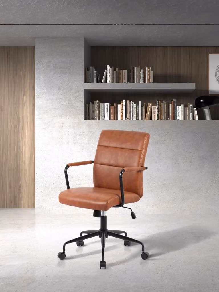 Sedia da studio Hispanohogar regolabile in altezza con braccioli e ruote in similpelle marrone, H 99 x L 64 x P 70 cm – 2