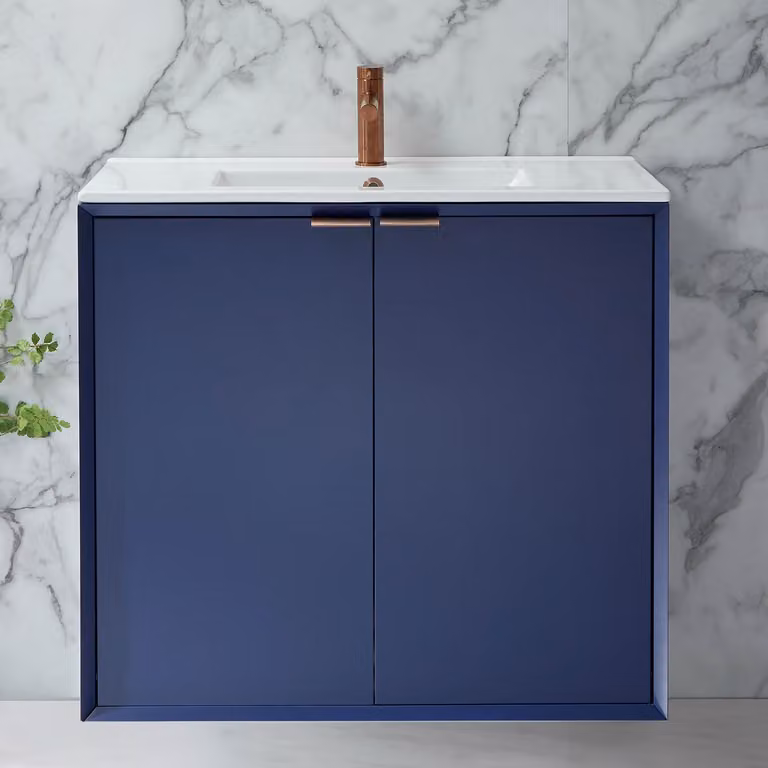 Mobile Bagno Sospeso Blu Marino 810mm con Lavabo e Maniglie con Impugnatura a Dito in Rame Satinato - Edge