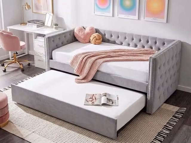 Letto da giorno estraibile BELIANI in velluto grigio con struttura in legno e rete a doghe L/P/H: 231 x 90 x 200 cm – 1