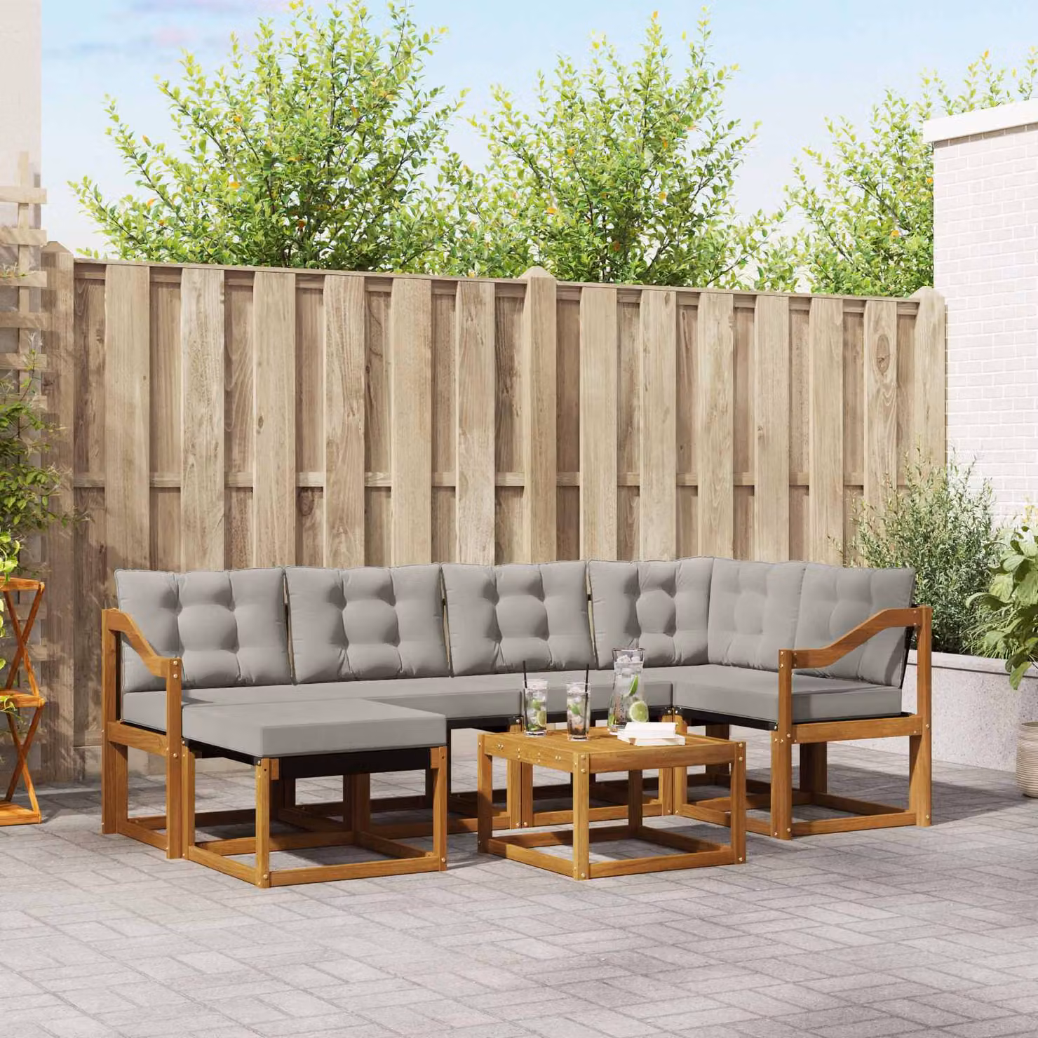 Set di divani da esterno vidaXL 7 pz a forma di L in legno di acacia con cuscini e tavolino, Grigio e Marrone