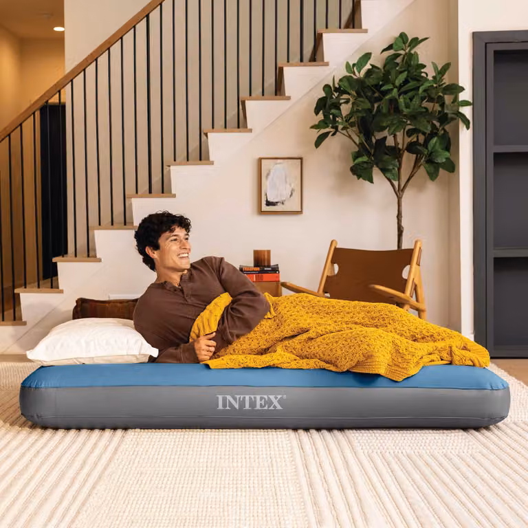 Letto d'aria INTEX con pompa, blu e grigio, L/P/H: 152 x 203 x 25 cm