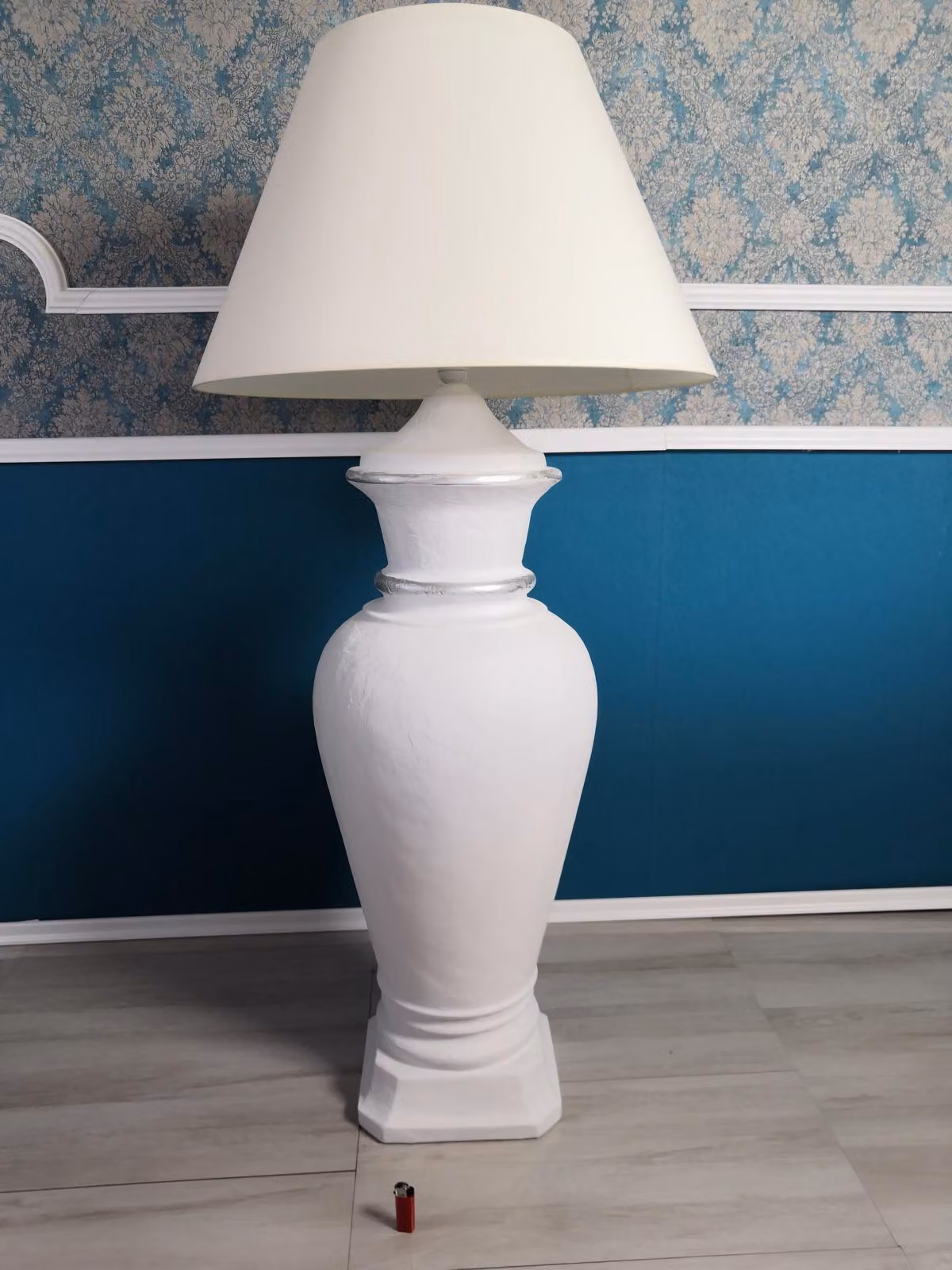 XXL Design Stehleuchte Vase Stand Lampe Lampen Beleuchtet Vitrine 132cm Regal