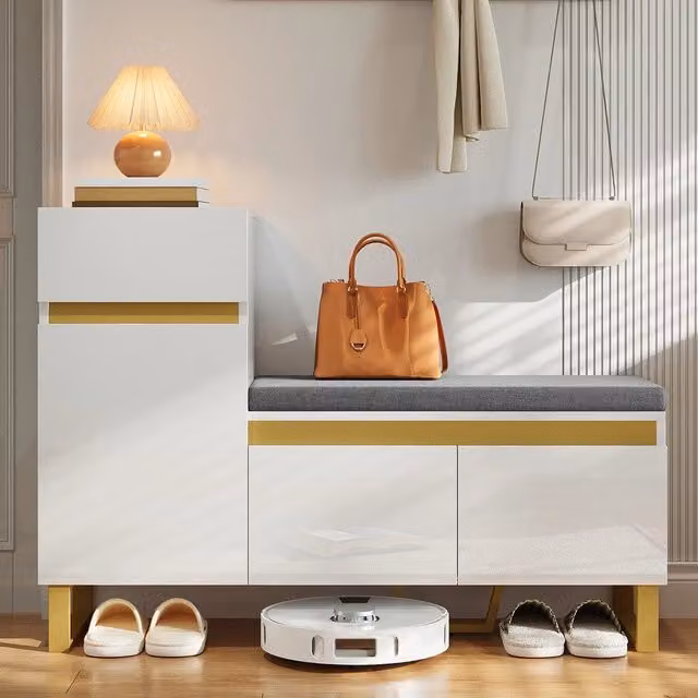 Scarpiera MINIMAL in legno con ante, cassetti e ripiani per ingresso o camera da letto, finitura lucida bianca e oro, L: 120 cm, H: 85 cm, P: 35 cm