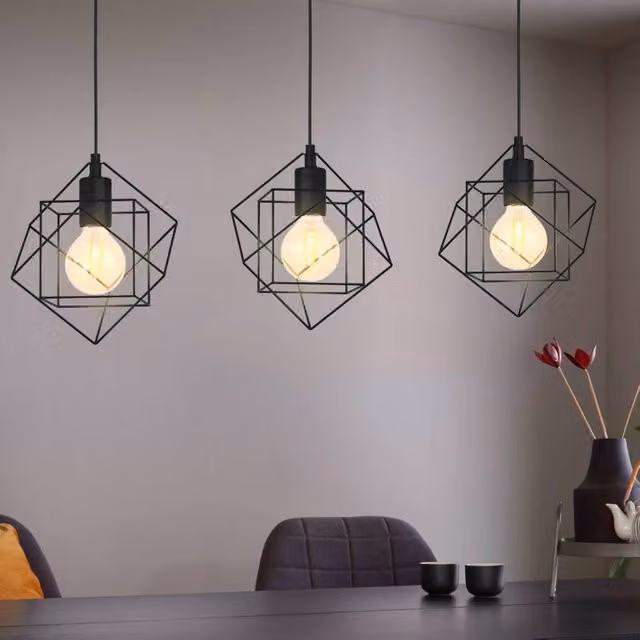 Lampadario a sospensione design Straiton Eglo nero in metallo con 3 portalampada E27, H: 110 cm, L: 90 cm, P: 180 cm