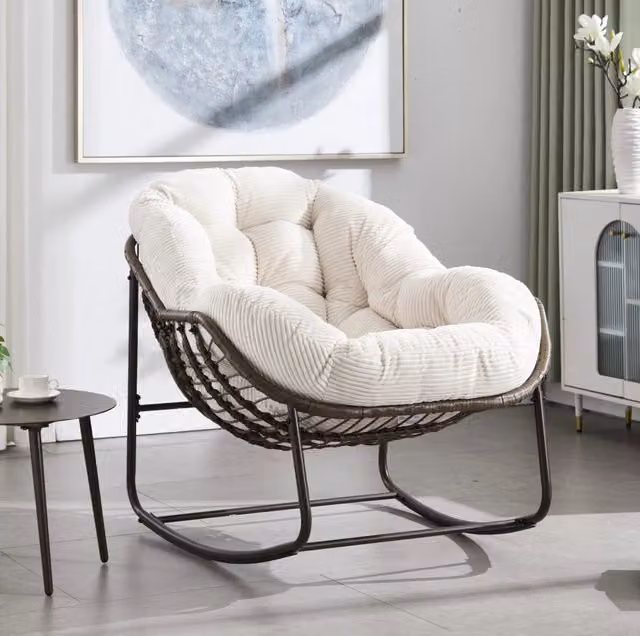 Sedia a dondolo in rattan sintetico con cuscino; 78x106x90 cm; bianco