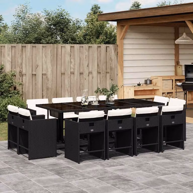 Set da pranzo da giardino vidaXL in polyrattan nero con cuscini e tavolo in vetro, 13 pezzi