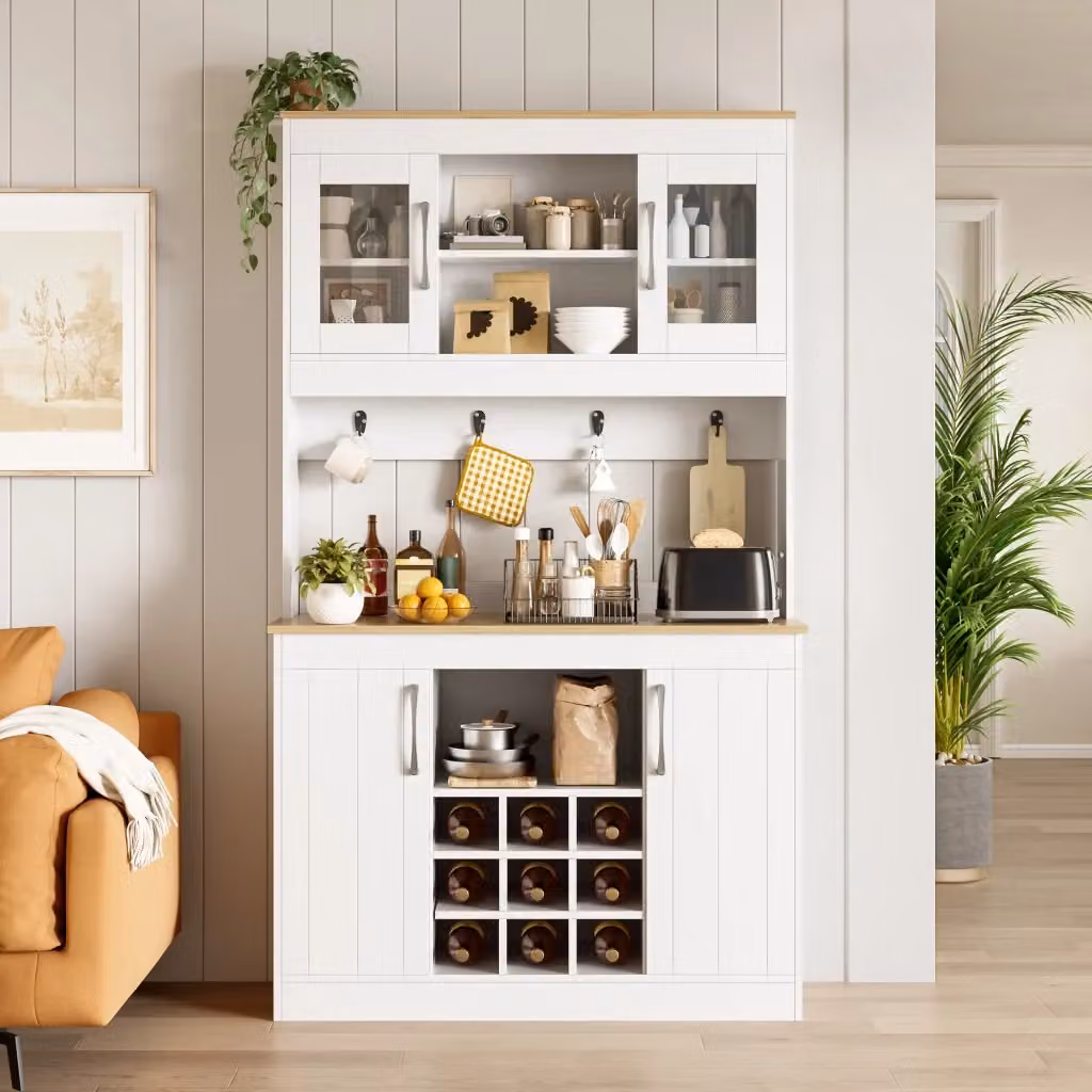 Credenza da cucina moderna con 2 ante in vetro, portabottiglie e ganci, finitura opaca bianca e beige, L: 106 cm, P: 39 cm, H: 175 cm – 2