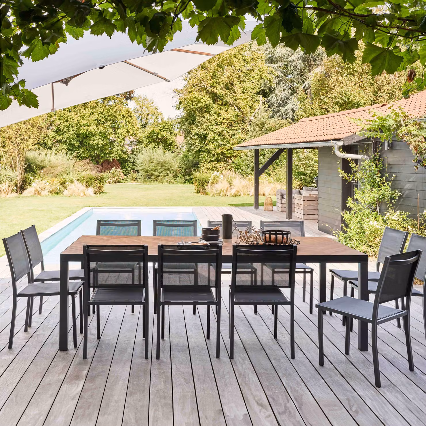 Tavolo da giardino in Vetroceramica effetto legno e 12 sedie - Oviala Tivoli
