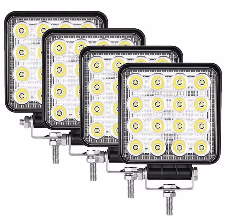 Lampada da lavoro a LED, impermeabile, con luminosità da 3400 a 4800 lumen, dotata di 4 fari a fascio concentrato
