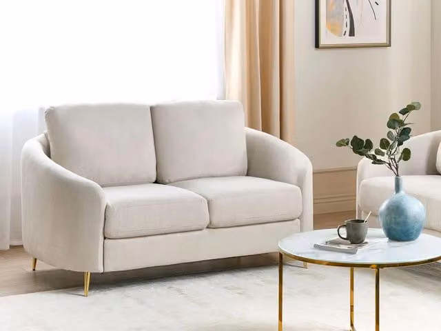 Divano Beliani a 2 posti in tessuto beige con dettagli dorati stile glamour per il tuo soggiorno