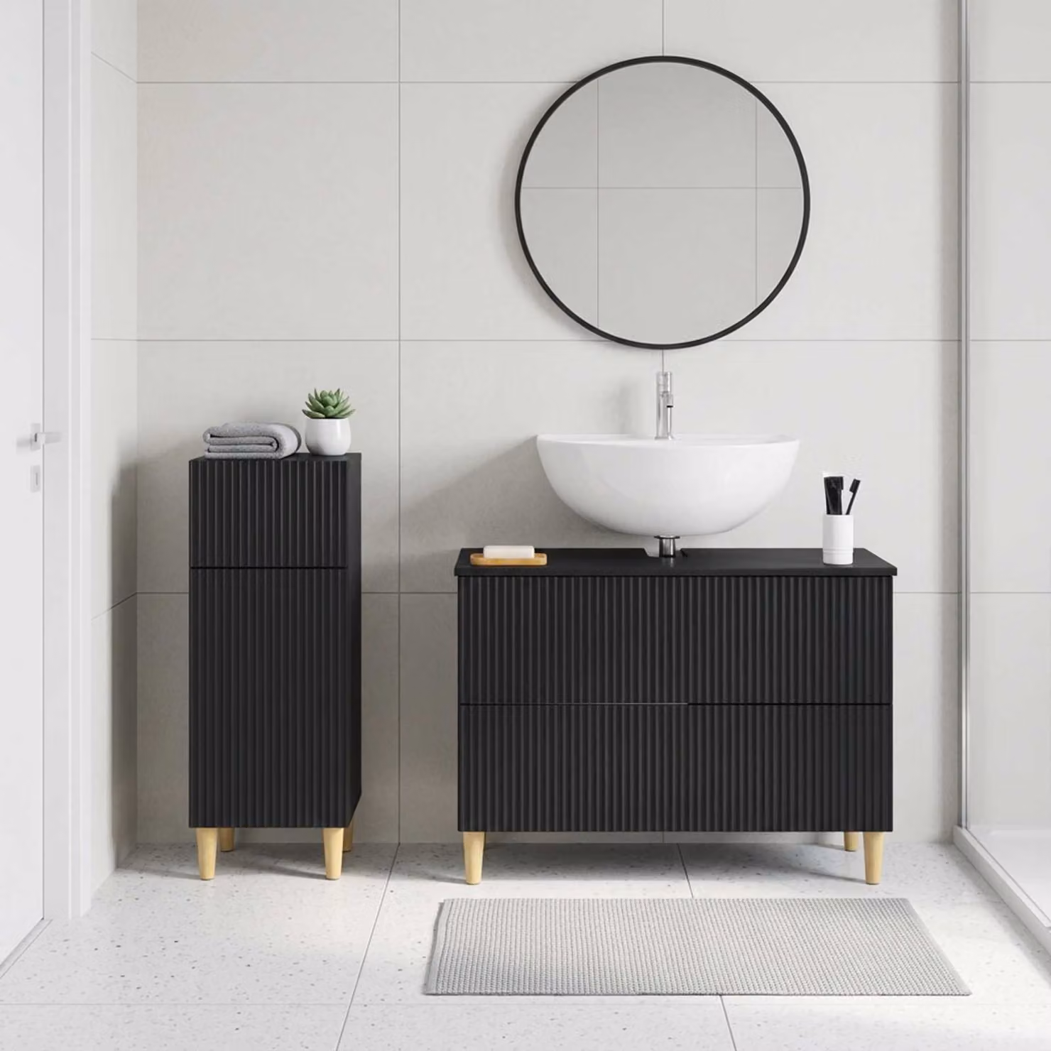Set di mobili da bagno moderni vidaXL ARNHEM composto da 2 pezzi in MDF nero opaco con ante a cerniera e ripiani interni, L/P/H: 82.0 x 34.57 x 59.0 cm e 41.0 x 34.57 x 82.0 cm