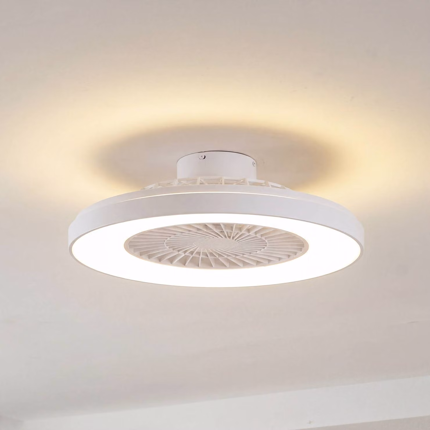 Ventilatore da soffitto LED Lindby Teleo, Ø 58 cm, bianco, DC, Tuya Teleo Lindby, dimmerabile, Bianco / Opale, Soggiorno / Sala da pranzo, Plastica, Moderno