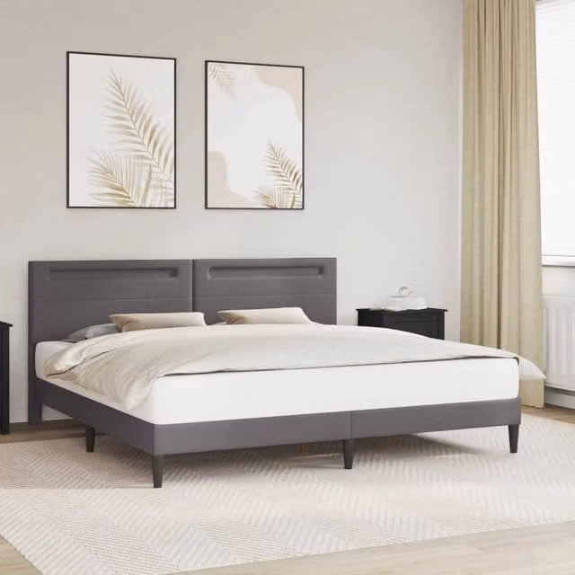 Letto matrimoniale moderno con testiera e giroletto in similpelle grigia con illuminazione sottostante e porte USB, L/P/H: 180 x 200 x 206 cm