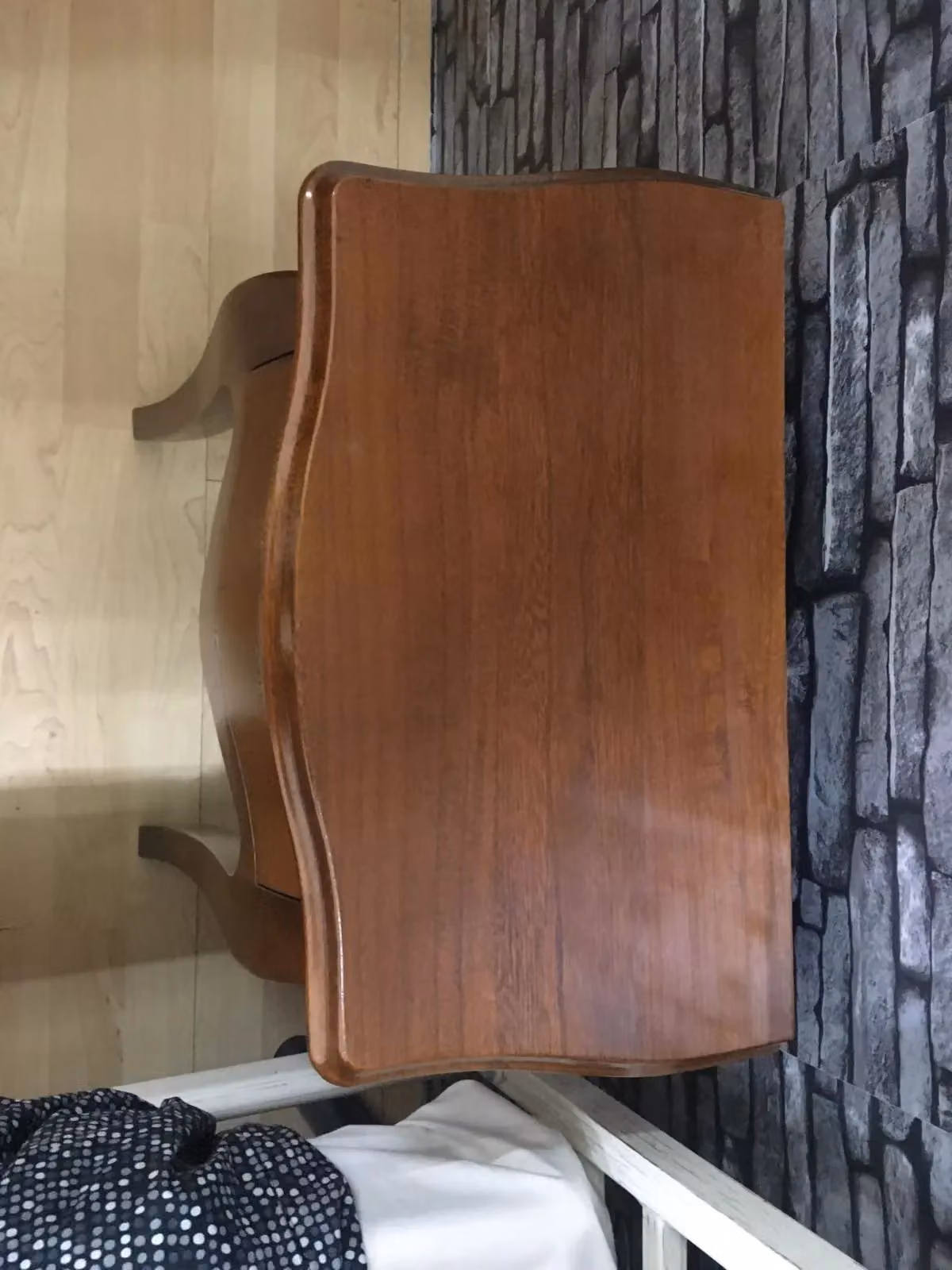 Comodino classico bombato con 1 cassetto Mobili 2G colore noce L: 50 cm, P: 30 cm, H: 60 cm – 4