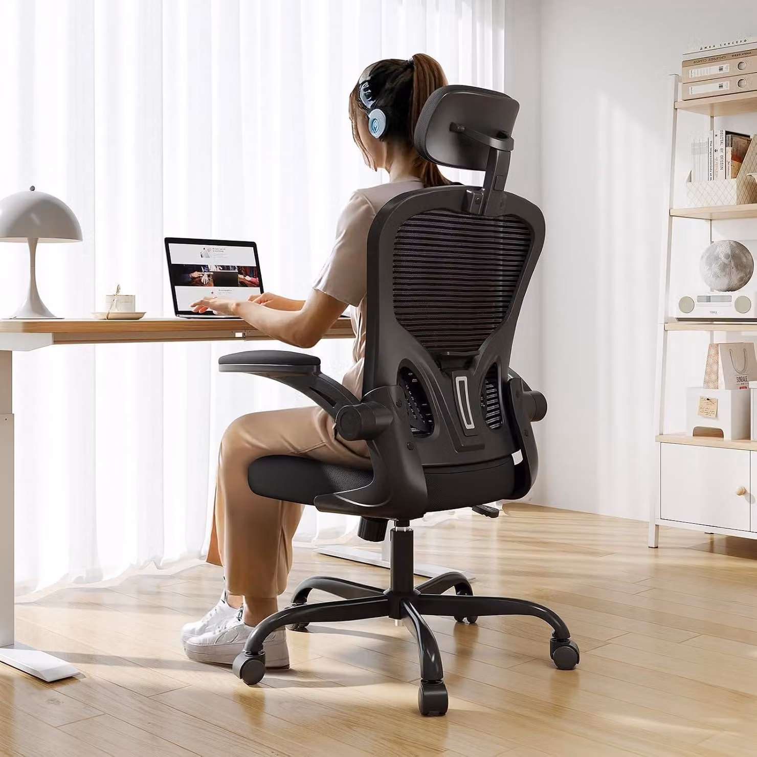Sedia da ufficio, sedia ergonomica per ufficio con una capacità di carico di 150 kg, schienale alto per un lavoro confortevole anche per lunghe ore, girevole a 360°