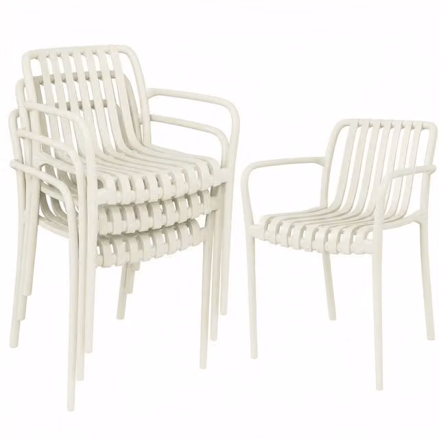 Set di 4 sedie da giardino ergonomiche impilabili Outsunny con braccioli e design a doghe, Bianco