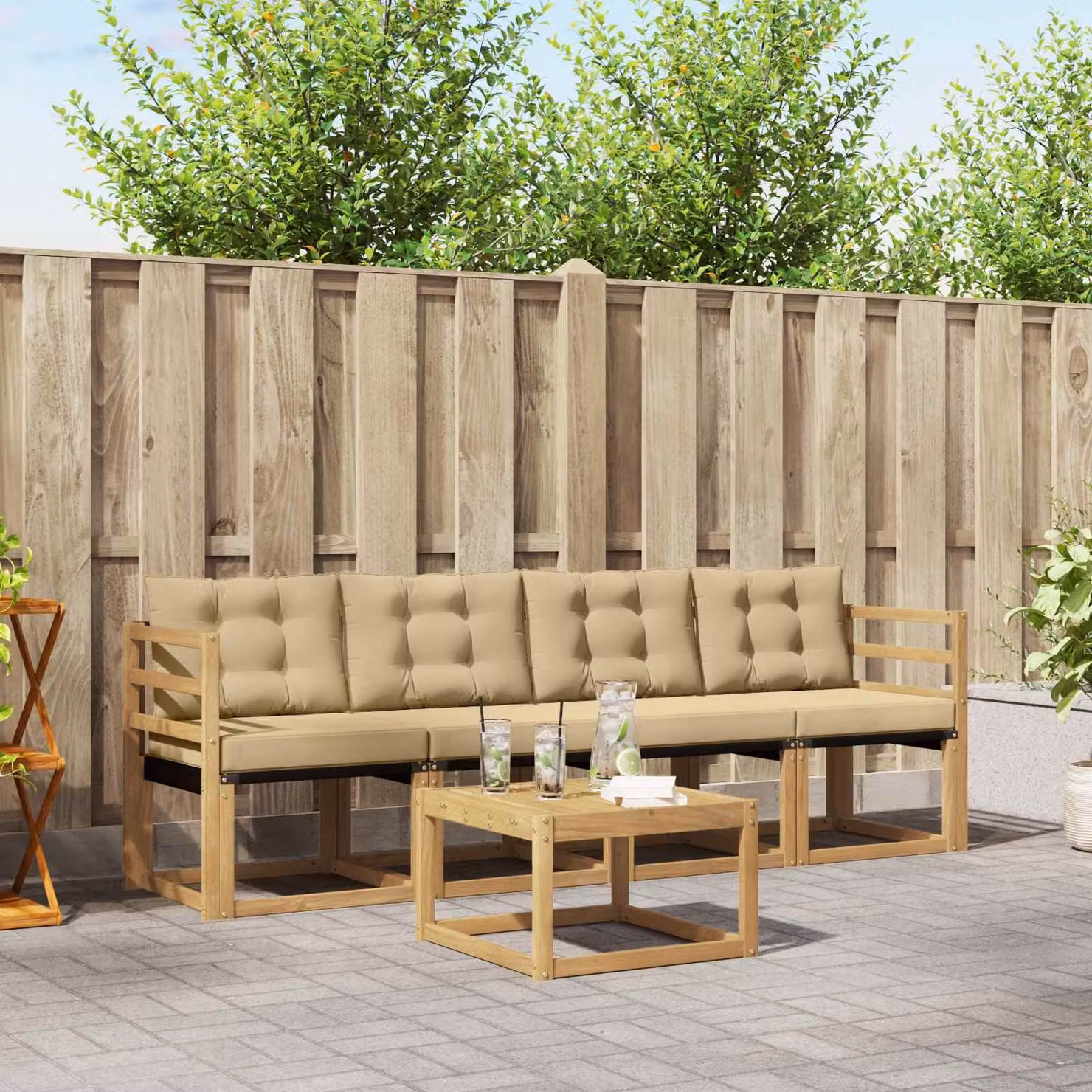 Set di divani da esterno vidaXL 5 pezzi in legno di acacia con tavolino e cuscini, Bianco e Beige