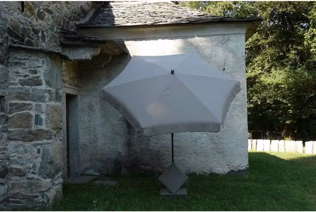 Ombrellone con palo centrale MAFFEI in poliestere beige con protezione UPF 50+ e struttura in acciaio, Diametro: 250 cm – 1