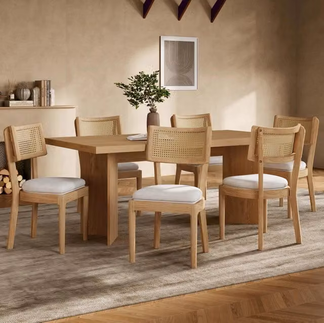 Set 6 sedie da pranzo ULEVR in legno massello con schienale in rattan e cuscino in lino, finitura legno