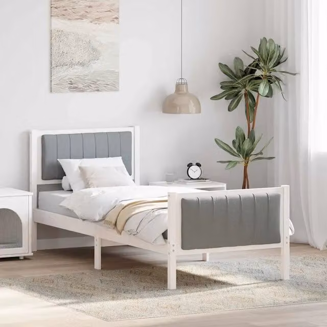 Struttura letto con giroletto e rete DESIGN IN in legno di pino e tessuto, bianco e grigio chiaro, L/P/H: 200 x 80 x 85,5 cm
