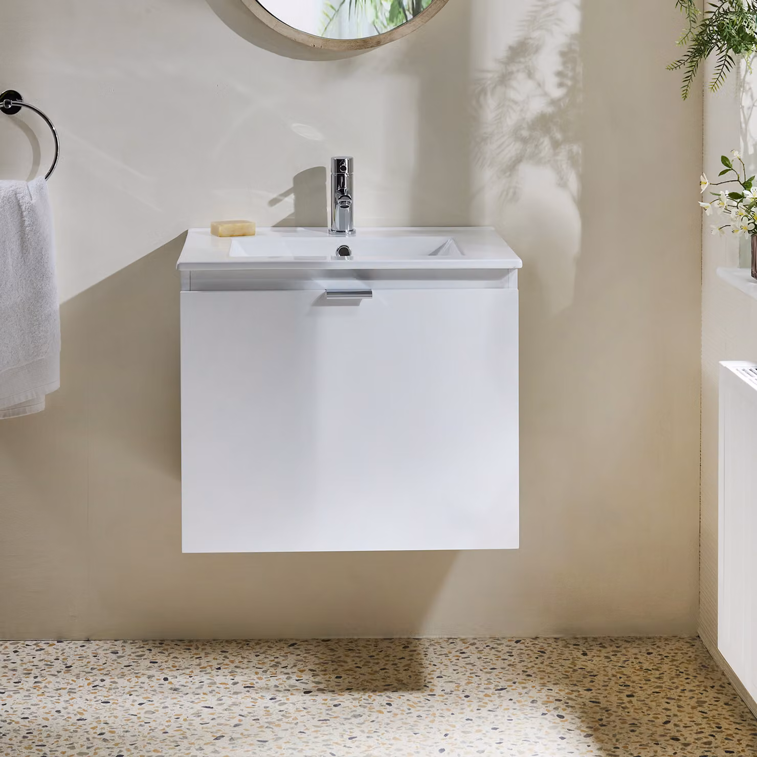 Mobile Bagno Bianco Sospeso da 600mm con Lavabo e Maniglia con Impugnatura a Dito Cromate - Cluo