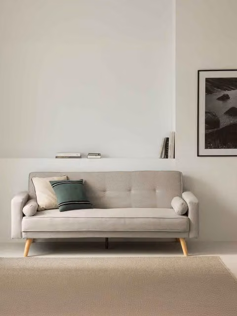 Divano letto 3 posti Dallas Kenay Home beige con apertura clic-clac e cuscini inclusi