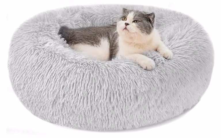 Cuccia per cani a forma di ciambella, realizzata in peluche