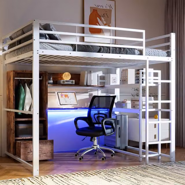 Letto a soppalco MIVRAY bianco con scrivania, cassetto, ripiani, illuminazione LED e scala in metallo e MDF, dimensioni 140 x 200 cm – 1
