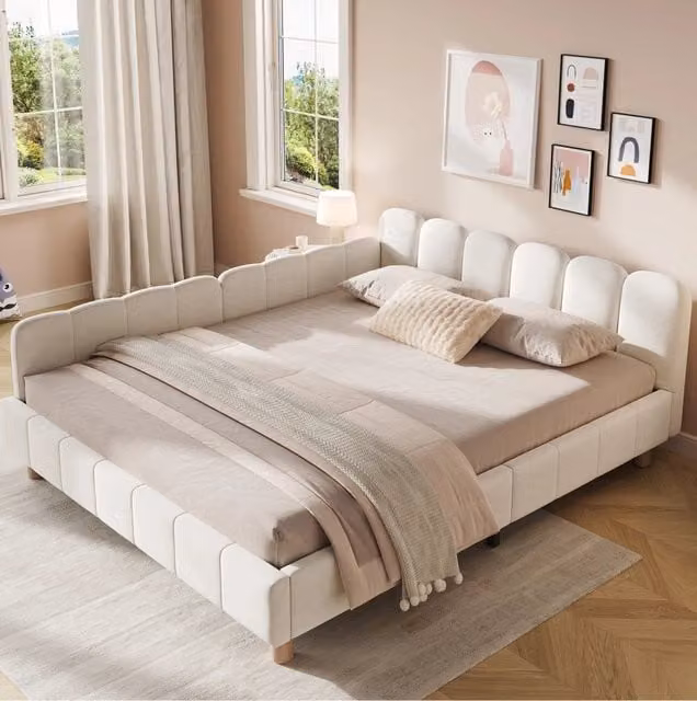 Letto per bambini in velluto beige con testiera imbottita e braccioli riposizionabili