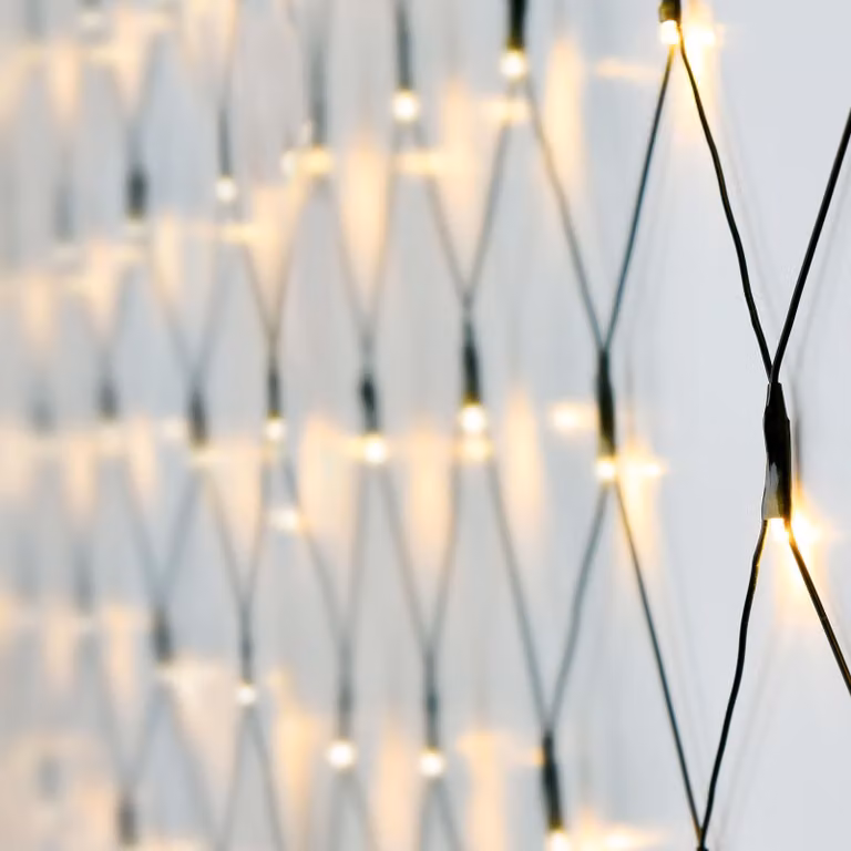Rete luminosa di 1,5 x 1,5 metri, 100 LED bianco caldo, alimentazione a batteria, timer, colore verde