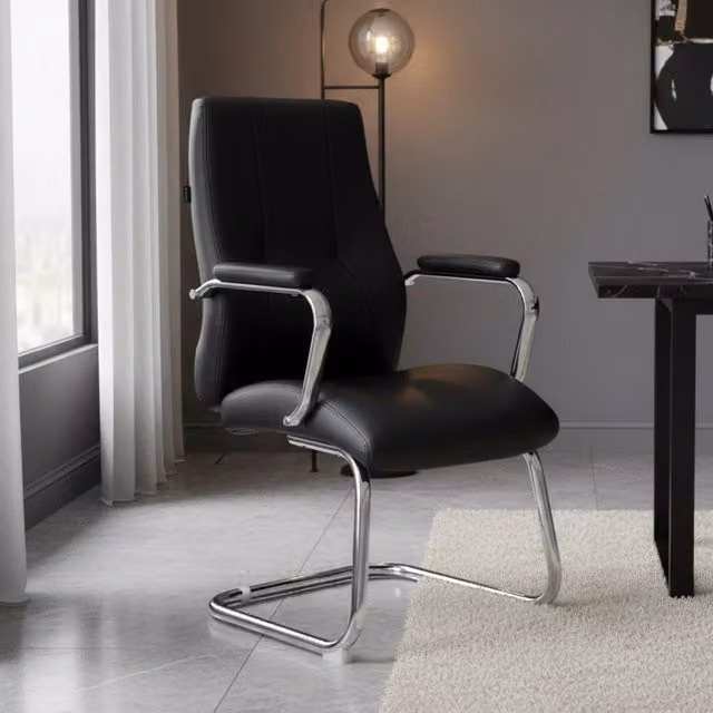 Sedia da ufficio Lucana DMORA con braccioli in ecopelle nera, seduta ergonomica per sala d'attesa e home office, L: 61 cm, P: 58 cm, H: 101 cm