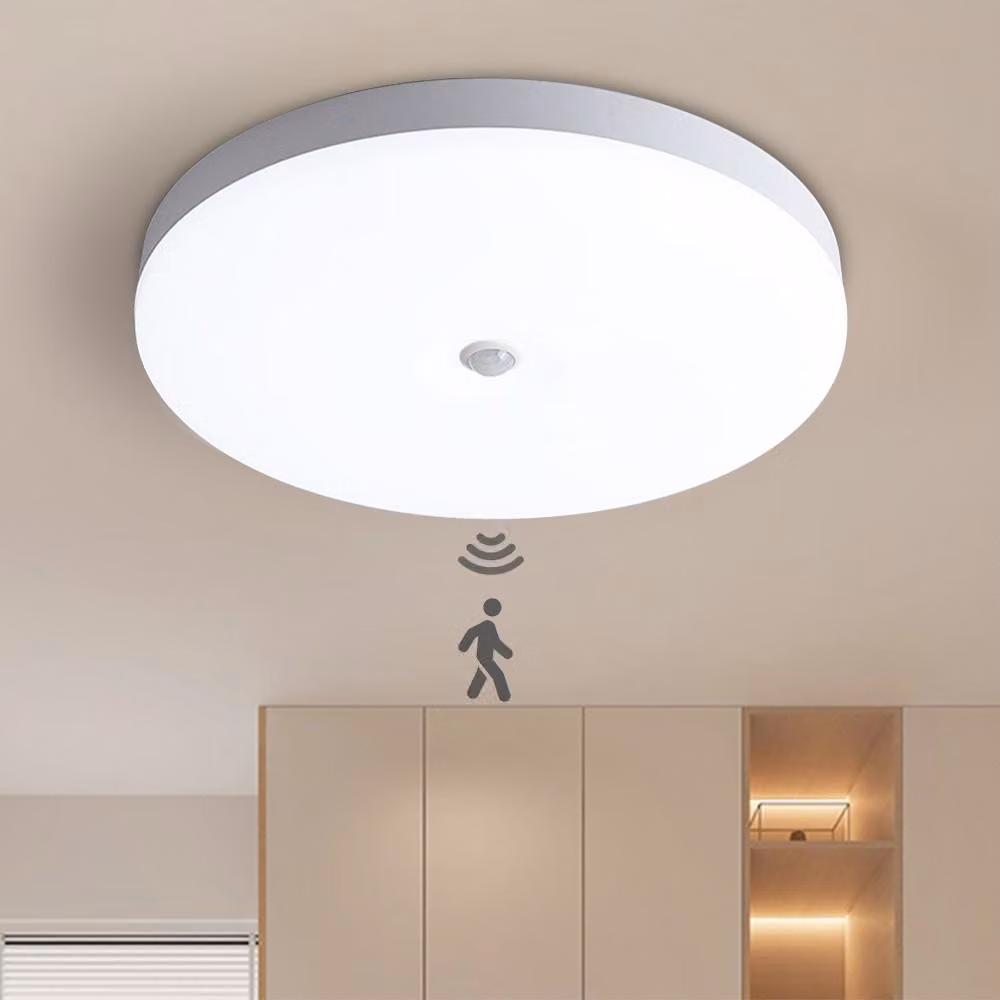 Plafoniera a LED da 18 W con sensore di movimento, luce bianca fredda 6000 K, ideale per garage, armadi, scale, corridoi e cantine