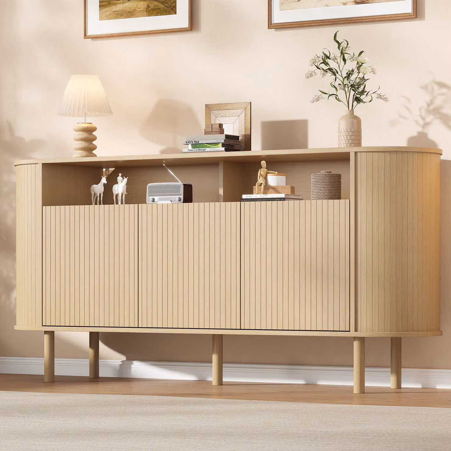 Mobile contenitore Merax con 3 ante a onda e gambe in legno massello, comò con ripiano aperto, armadio contenitore in pannello truciolato, credenza resistente fino a 75 kg, finitura naturale
