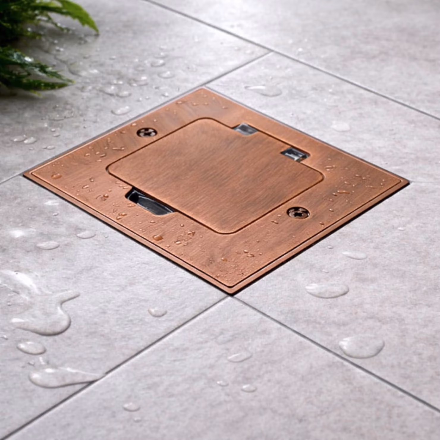 Presa da incasso in metallo IP44 con coperchio ribaltabile, serie I AP-1, finitura rame spazzolato