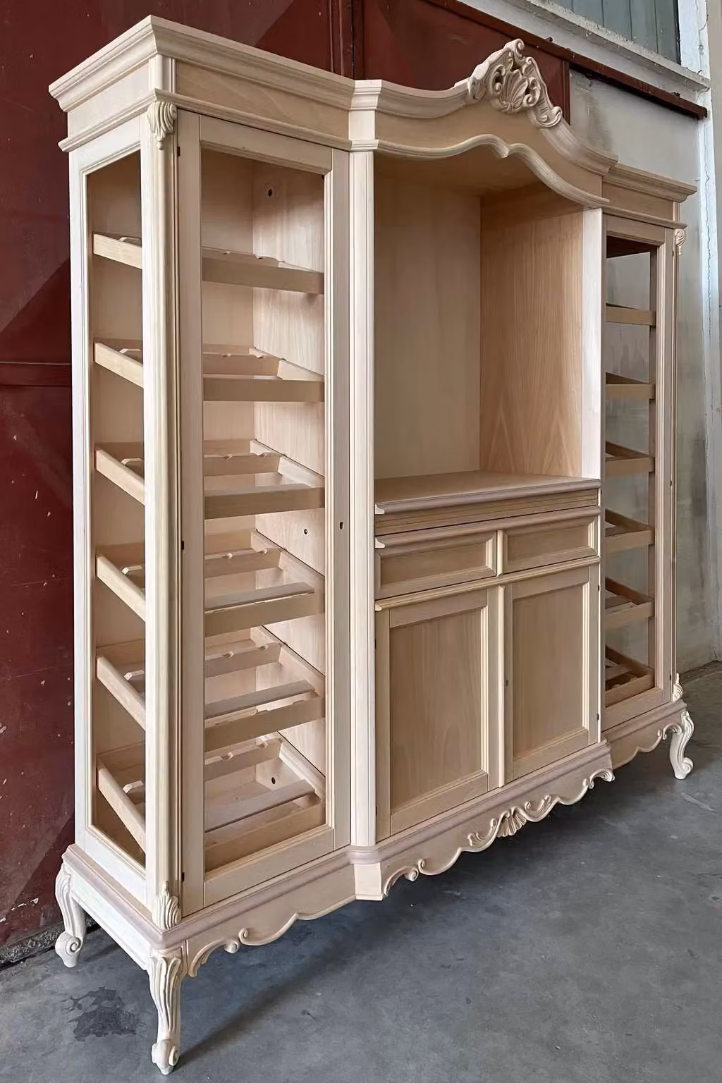 Cantinetta porta bottiglie classica barocco in legno grezzo Mobili 2G L: 215 cm, P: 63 cm, H: 236 cm – 2