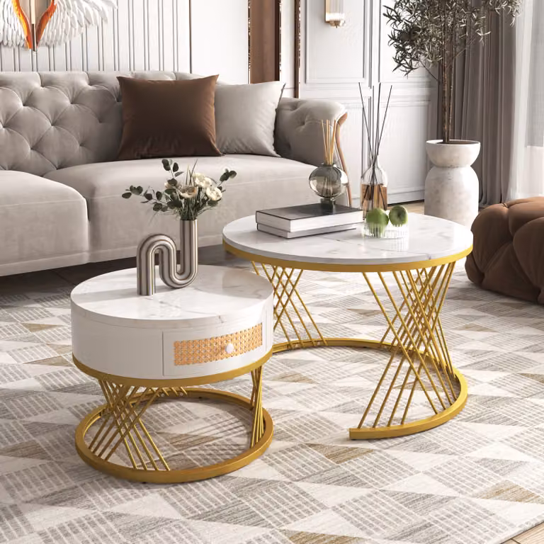 Tavolino Sweiko 2 in 1 in MDF, tavolino con piano in marmo e cassetti in rattan plastico, maniglie in legno massiccio. piedi in ferro dorato. 70x70x45,5+50x50x38,5cm