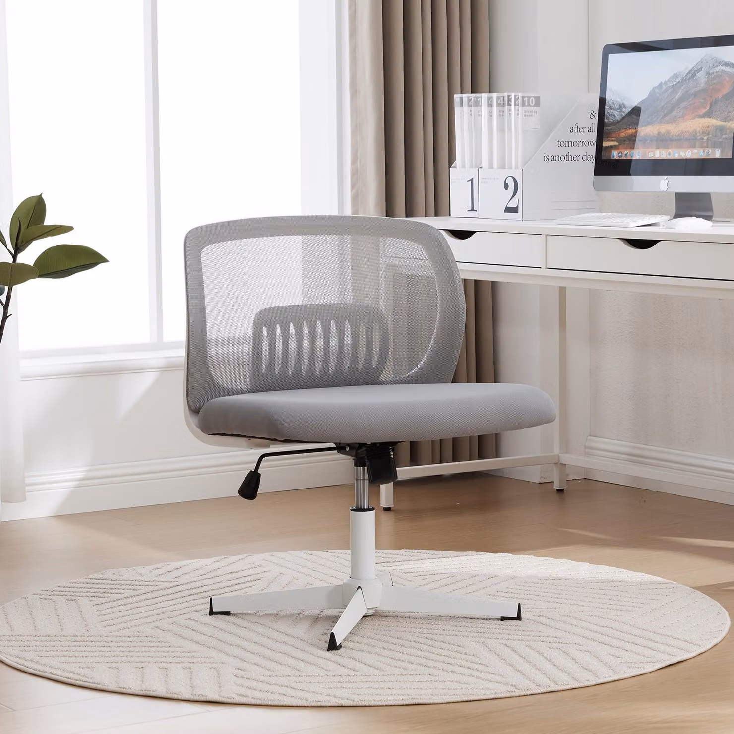 Sedia da ufficio senza braccioli - Modello oscillante - Design ergonomico per sedersi a gambe incrociate - Materiale plastico