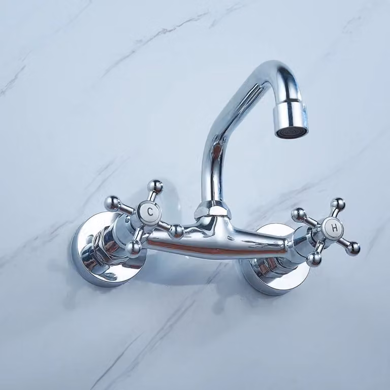 Rubinetto da cucina - Montaggio a parete - Bocca girevole - Due maniglie - Caldo/freddo - Cartuccia in Vetroceramica - Ottone massiccio - Cromo - Argento