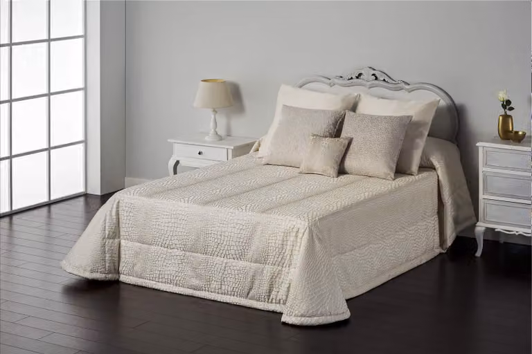 Copertura per letto, 250x265 cm, color beige, 100 g/m², adatta per letti da 150 cm