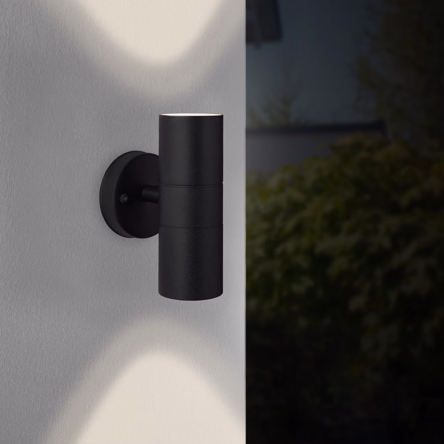 BRILLANTE applique nera JANDY| Luce Up/Down | dimmerabile con una fonte luminosa adeguata | 2x attacco GU10 max. 18 Watt | metallo/vetro| IP44