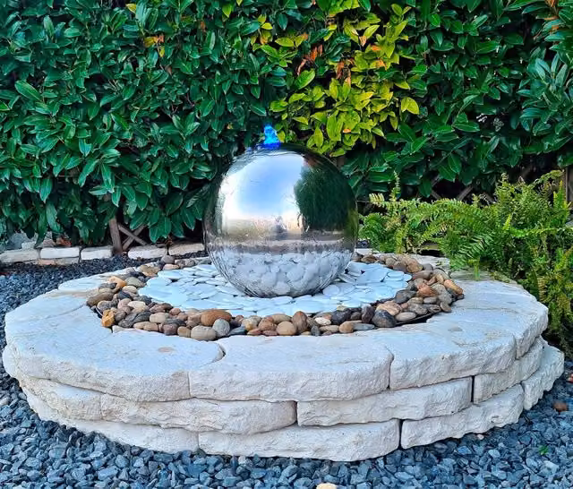 Sfera Cascata da Giardino GIORDANOSHOP in Acciaio Inox Color Argento con LED e Pompa, Ø 40 cm