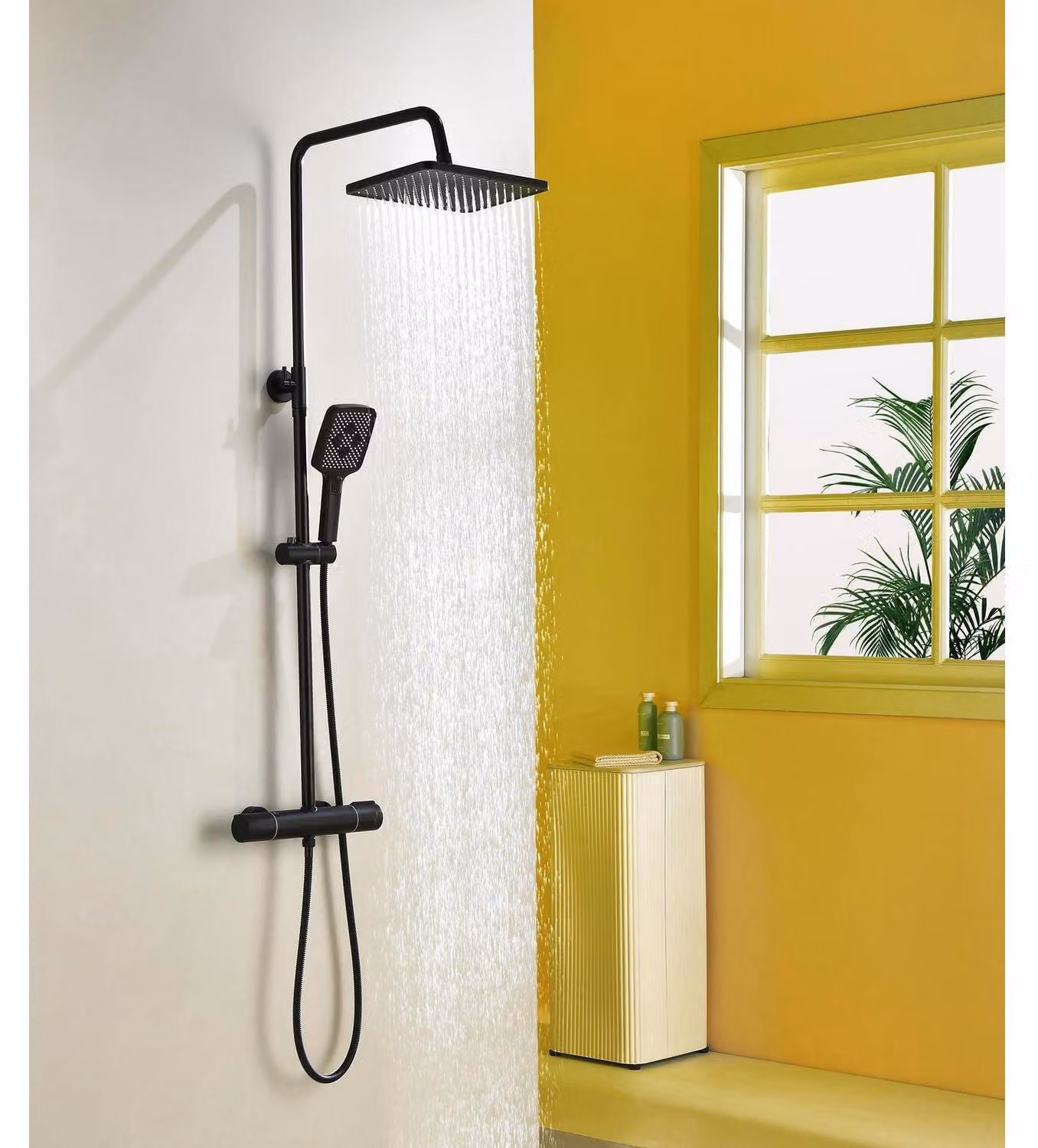 Sistema doccia con termostato, colore nero. Colonna doccia con soffione a pioggia e doccetta manuale, altezza regolabile da 88 a 125 cm. Miscelatore con soffione di dimensioni 30x20 cm