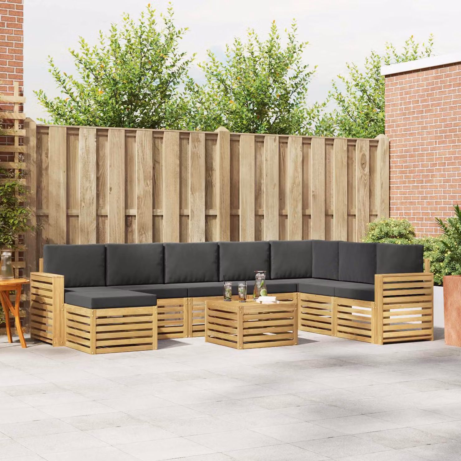 vidaXL Set di divani da esterno a L composto da 9 pezzi in legno di acacia con cuscini, bianco e antracite