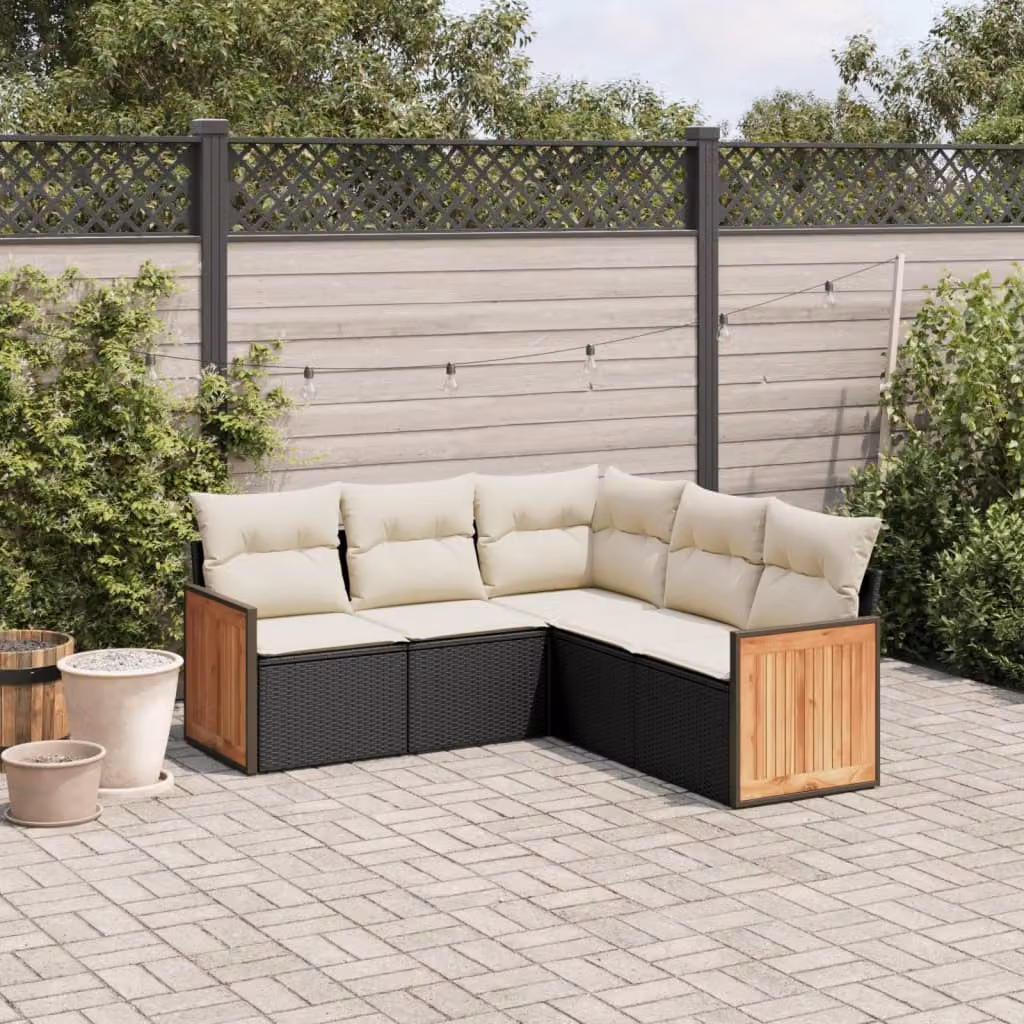 vidaXL Set Divano da Giardino a L 5 pz in Polyrattan e Legno di Acacia con Cuscini Bianchi e Nero – 1