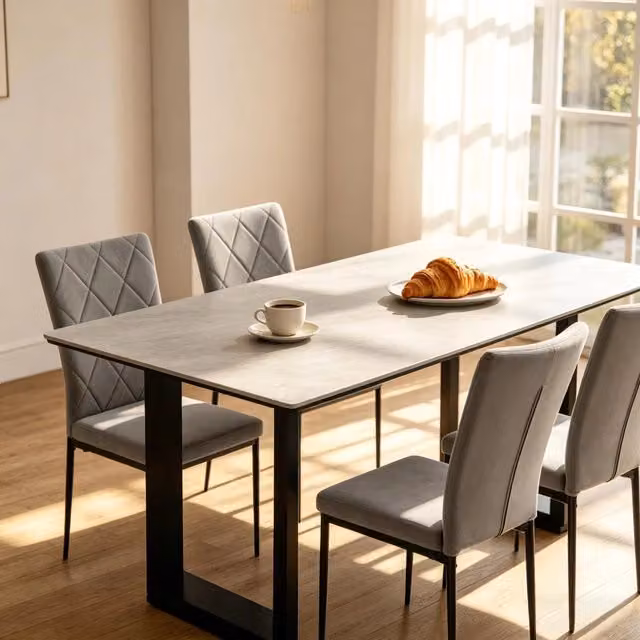 Set da 4 sedie da pranzo imbottite REDOM in velluto grigio con struttura in metallo L/P/H: 42 x 59 x 94,5 cm