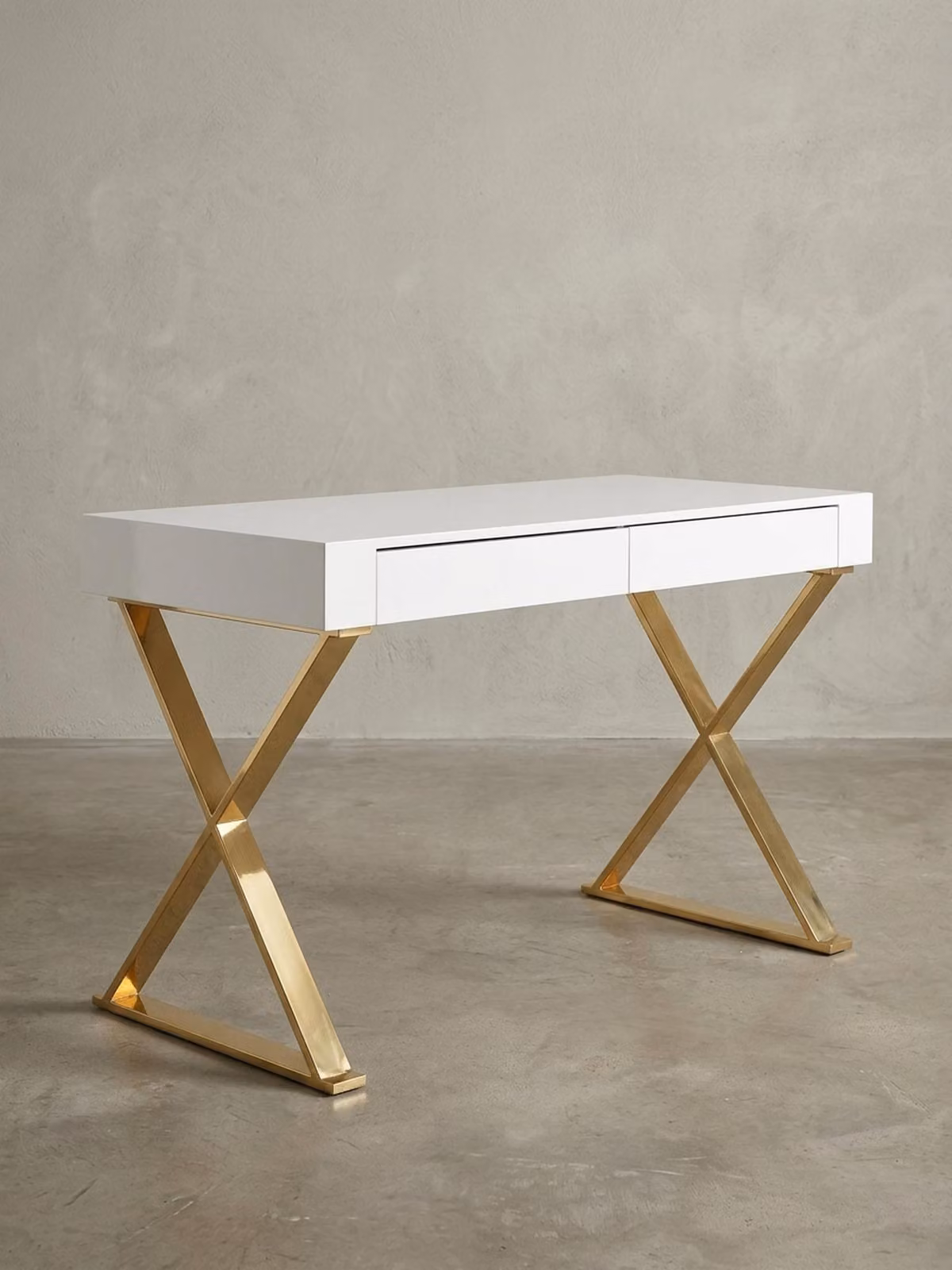 Scrivania bianca lucida, gambe dorate, moderna, 2 cassetti. 118x57x76 cm | Kadima Design