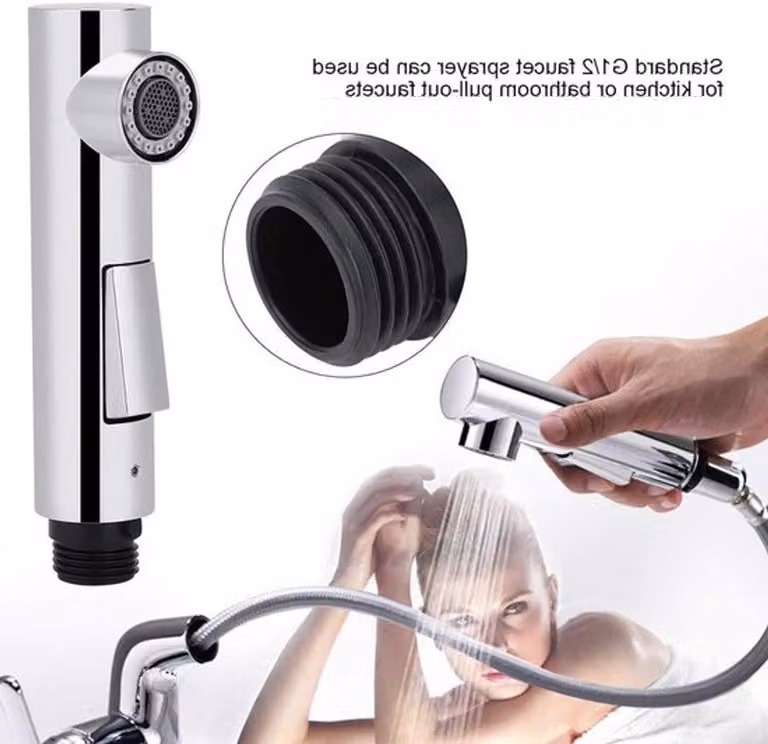 Rubinetto regolabile con soffione per la cucina, dotato di accessori intercambiabili per maggiore comfort ed efficienza