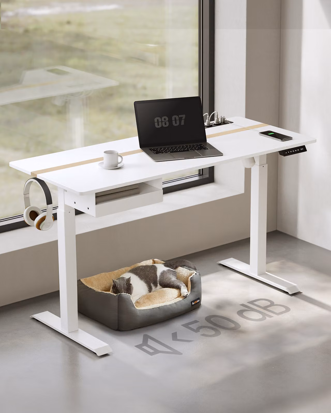 VASAGLE Scrivania regolabile in altezza elettricamente, con presa di corrente e cassetto, 60 x 140 cm, funzione memoria, bianca